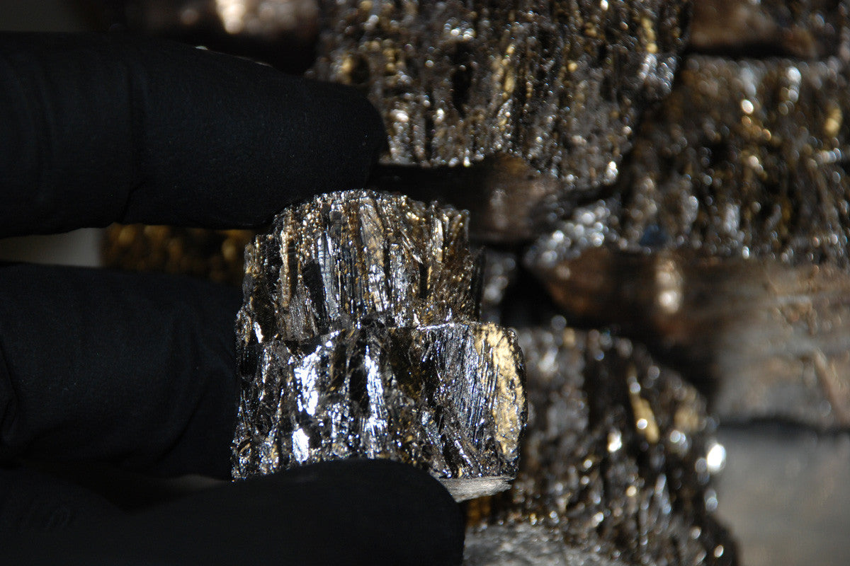 Bi • Bismuth metal chunks by weight